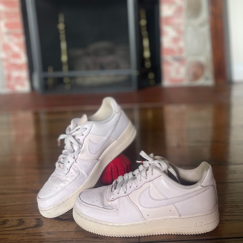 RARE - Nike - Baby Pink Sweetheart Air Force 1 - Size 9
